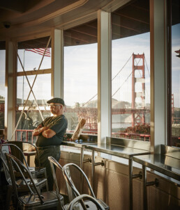 Mann vor Golden Gate Bridge in San Francisco - Fotografie Volker Schrank